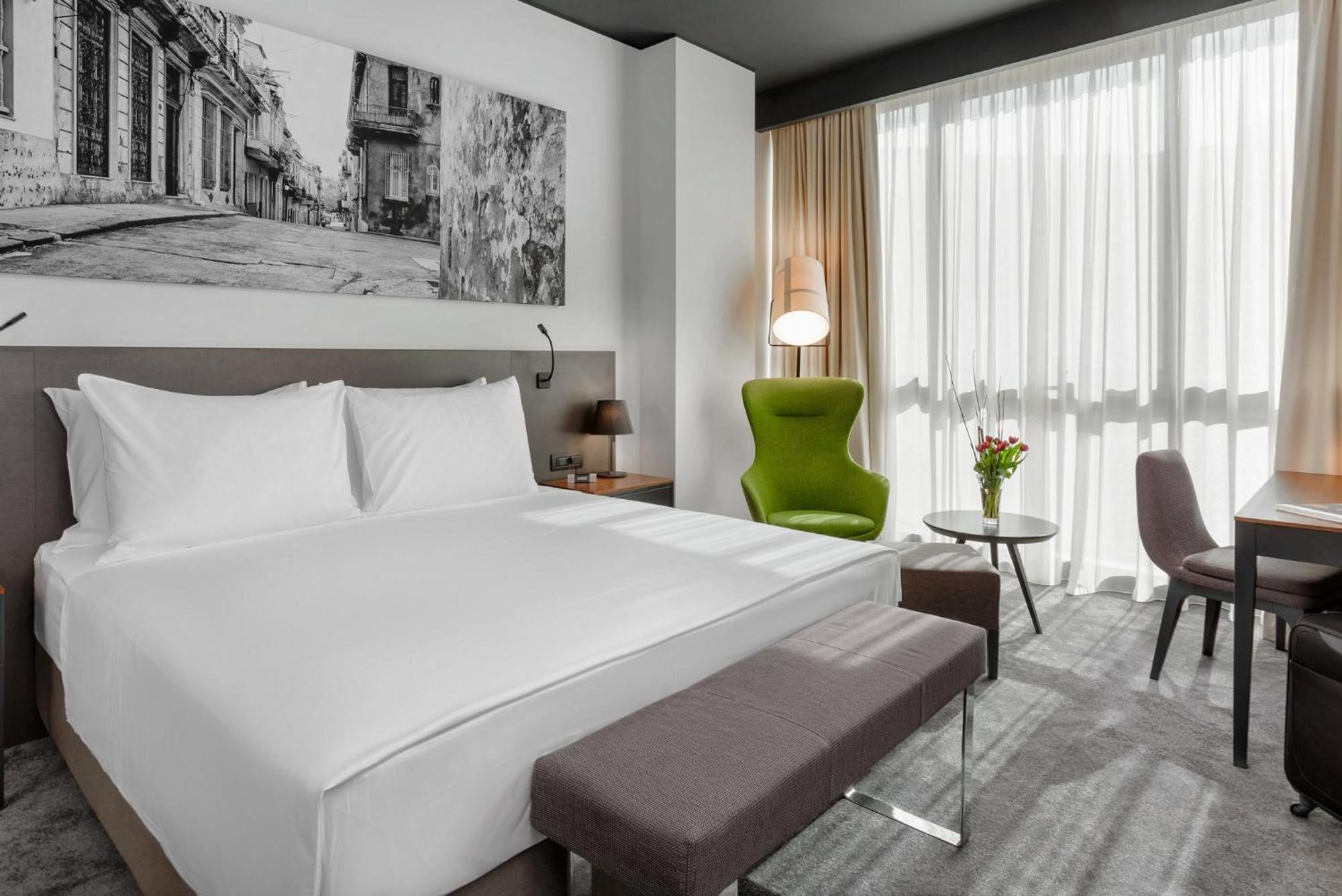 Crowne Plaza Podgorica By Ihg Hotel Exterior photo