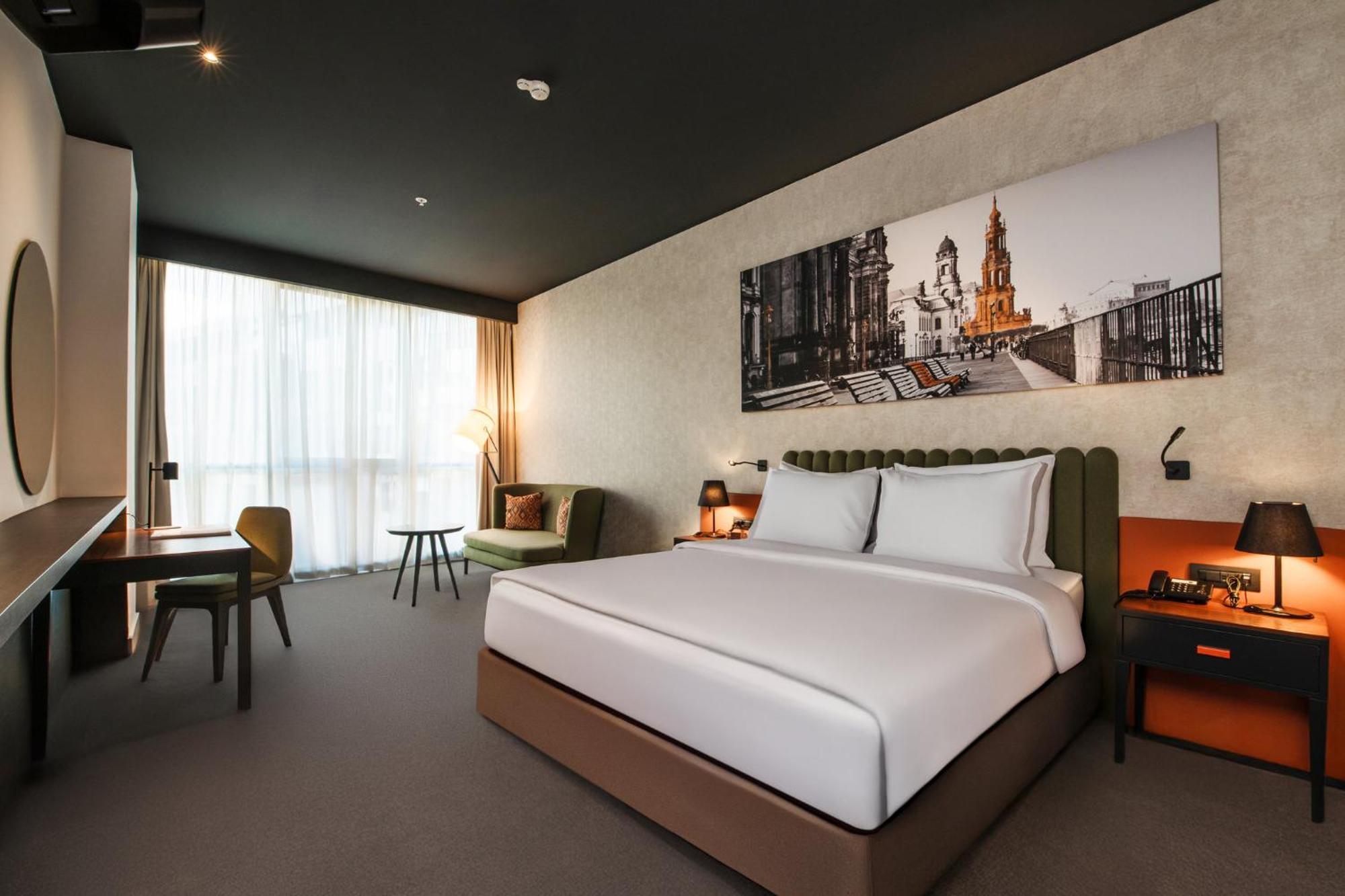 Crowne Plaza Podgorica By Ihg Hotel Exterior photo